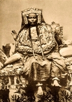 Bride Mecca, Hijaz 1885, photographed by Christiaan Snouck Hurgronje | Sassy J